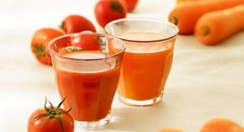 Θρεπτικός χυμός με ντομάτα και καρότο